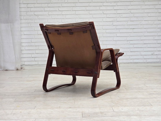Image 1 of Fauteuil lounge norvégien des années 1970, revêtement en cuir marron.