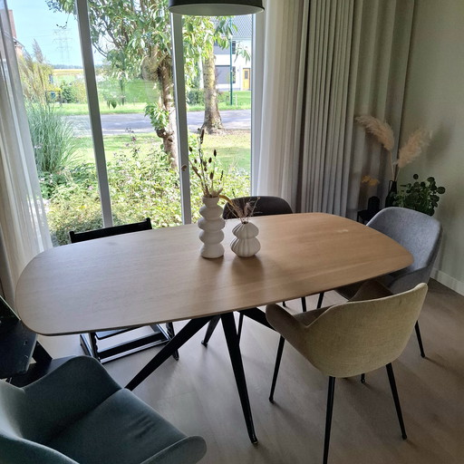 Table à manger ovale danoise kas20