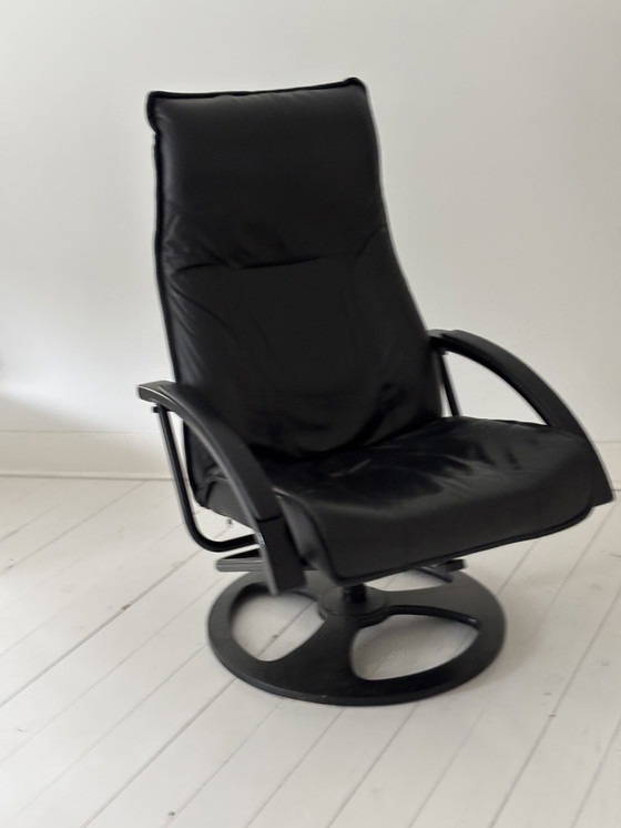 Image 1 of Fauteuil pivotant vintage en cuir noir