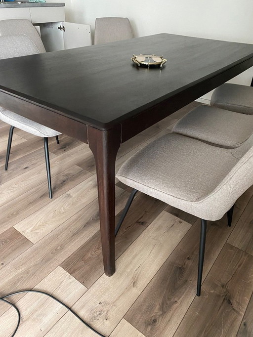 Kare Design Brooklyn Walnut Retro Dining Table