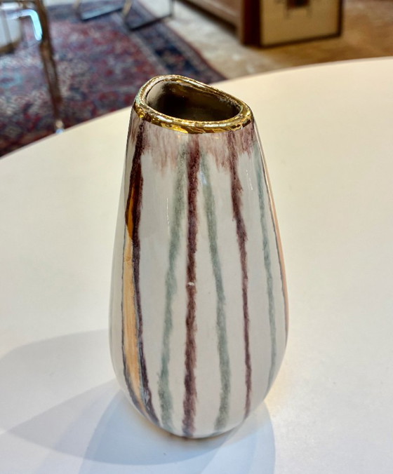 Vaso in ceramica fine / maiolica a righe verticali, anni '50, Vasi, Bianco, Mid Century Modern (foto 3 di 7)
