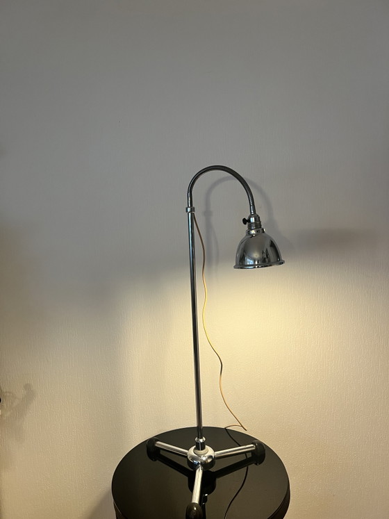 Originele Bauhaus-stijl vloerlamp, jaren 30 (Christian Dell) – Vloerlampen, Chrome, Metal (photo 3 of 11)