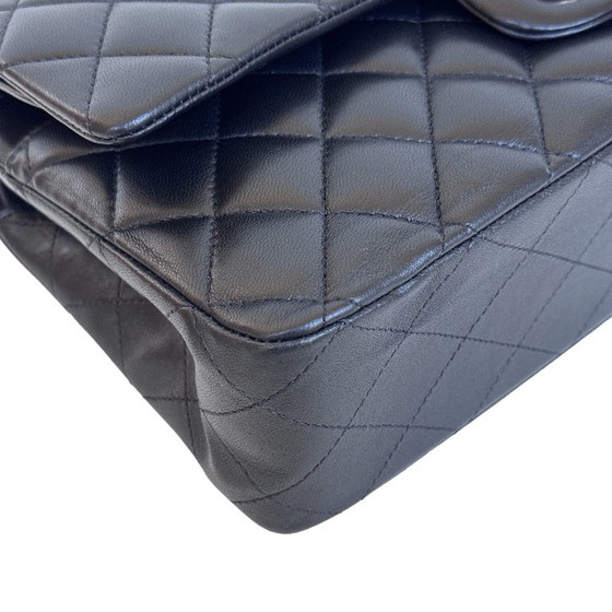 Chanel Classic Flap Medium – Crossbody bags, Lambskin (photo 7 of 17)