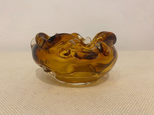 Vintage Tsjechische Boheemse asbak van amberkleurig glas – jaren 70 – decoratieve objecten