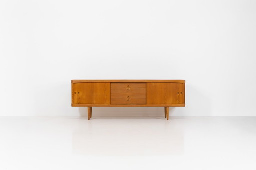Buffet en chêne conçu par Henry W. Klein pour Bramin (Danemark, années 1960).