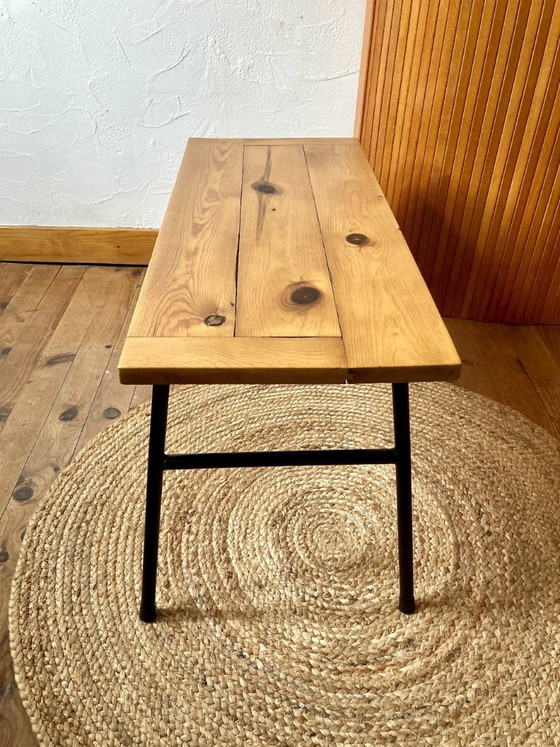 Image 1 of Salontafel met grenen blad en buisvormig metalen onderstel, jaren 1950