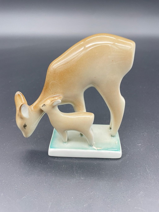 Zsolnay Pécs – Sculpture Vintage en Porcelaine Biche avec Faon, Mid-Century Hongrie
