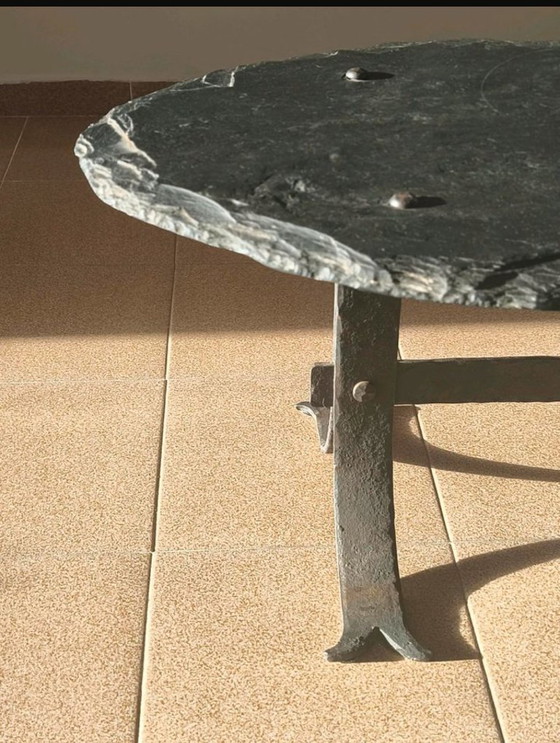 Image 1 of Table basse en métal avec plateau en pierre, style milieu du siècle, France, vers 1960.