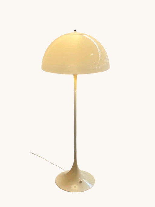 Original Verner Panton Panthella Floor Lamp in Off-White – Louis Poulsen, vloerlampen, Metal, Plastic (photo 2 of 5)