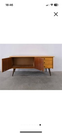 Vintage dressoir uit het midden van de vorige eeuw