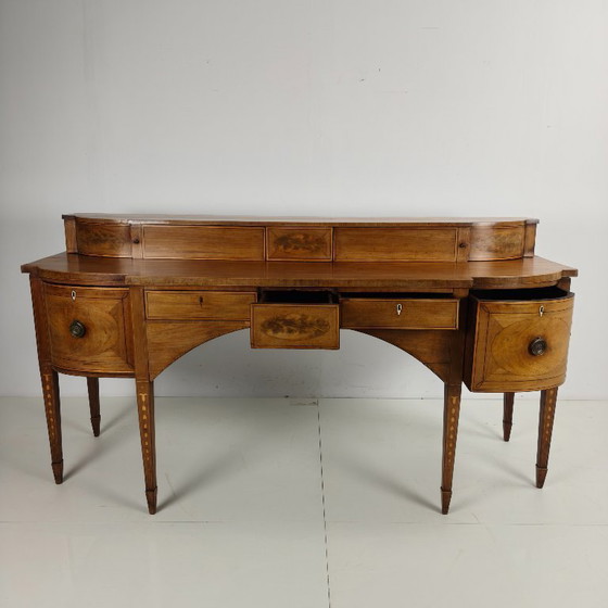 Image 1 of Engels dressoir in Georgische Revival-stijl – begin 19e eeuw