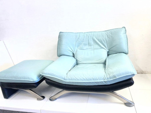 Sillón postmoderno con reposapiés de Nicoletti Salotti diseño años 80
