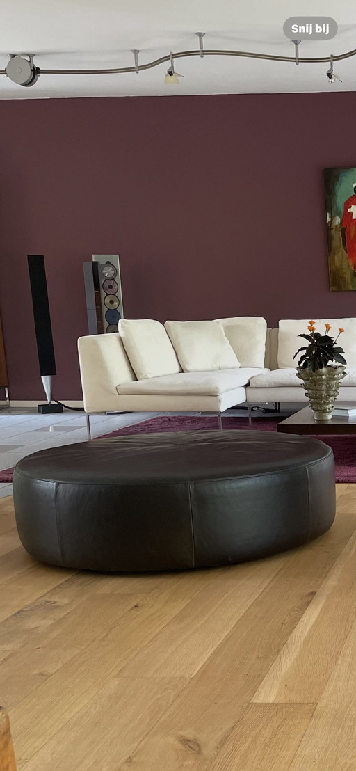Ronde Lederen Poef (zwart) 120 cm. X 34 cm.
