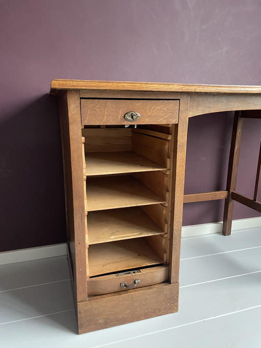 Vintage ‘Jerry’ kinderbureau 