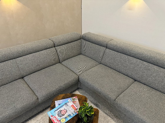 Image 1 of Sofá esquinero gris jaspeado 273x255 cm