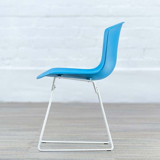 Image 1 of Knoll Plastic Side Chair Ontvangststoel