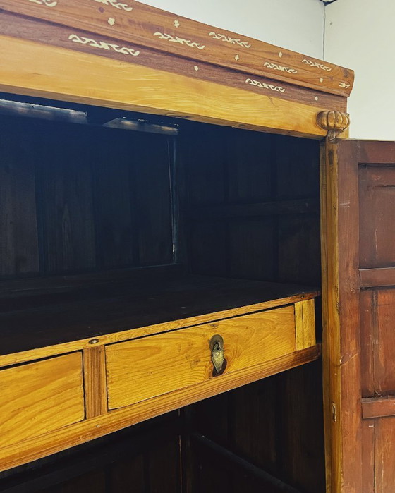 Image 1 of Antiker chinesischer Schrank