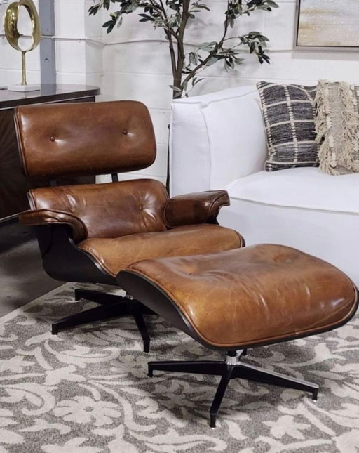 Moderner Lounge-Sessel aus Holz und Leder mit passendem Hocker – Premium-Leder in Braun, Walnussholz