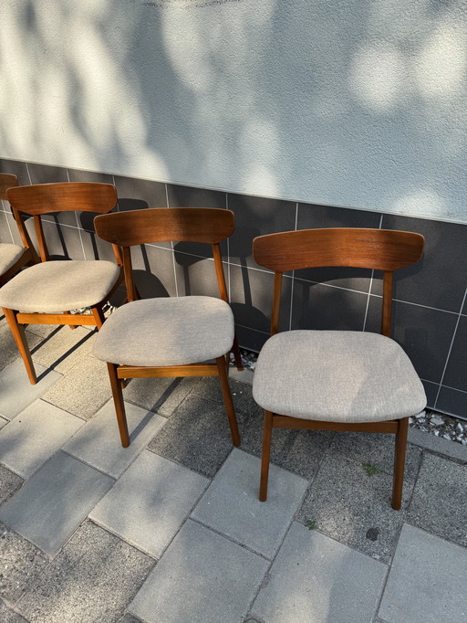 Set van 6 Deense 60-er jaren teakhouten eetkamerstoelen