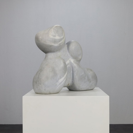 Mother and child - Marble sculpture by Mario Orsogna