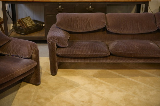 Image 1 of De Maralunga 3-zitsbank en twee fauteuils set van Vico Magistretti voor Cassina, eerste editie 1973.