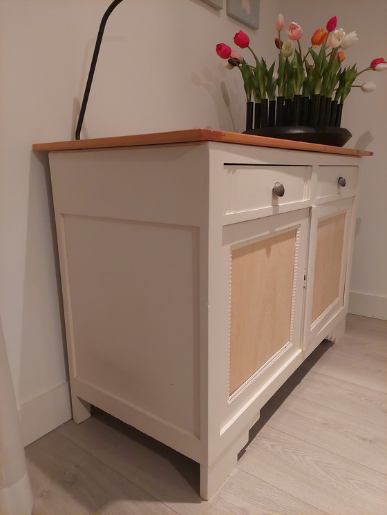 Image 1 of Commode ancienne pour chambre d'enfant