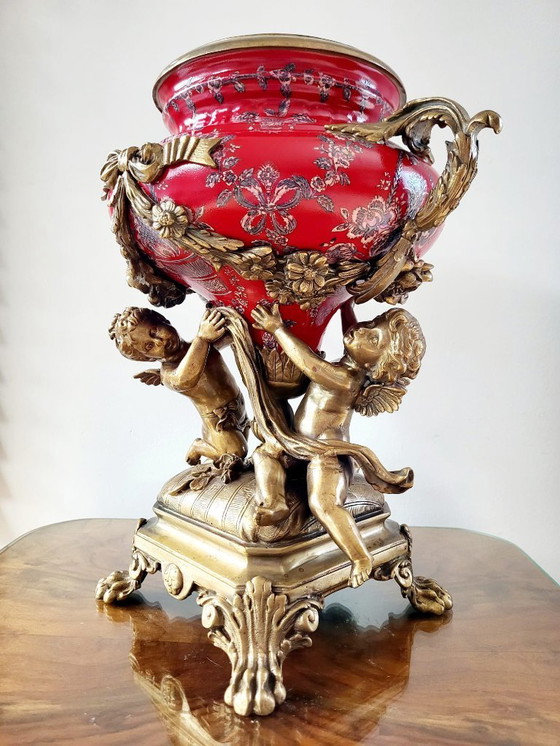 Image 1 of Imponente jardiniere in bronzo con putti in stile barocco