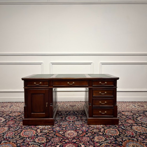 English Classic Desk with Green Leather – Wood (photo 3 of 19)