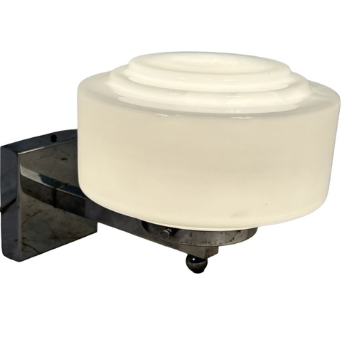 Art deco - Gispen - Lampada da parete con vetro opalino e montatura cromata - Stepped / trapkap