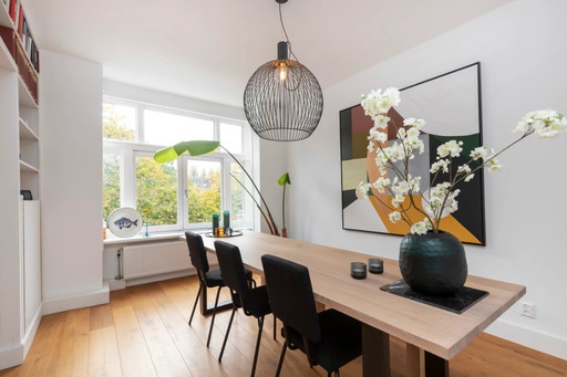 Stijlvolle eettafel met zitbank (80cm x 260cm)