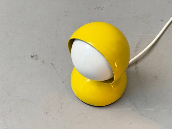 Image 1 of Set di 2 lampade da tavolo gialle Eclisse di Vico Magistretti per Artemide, Italia, anni '60