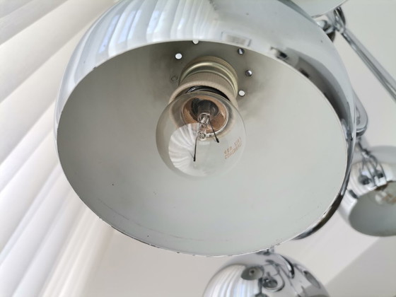 Image 1 of Grand lustre à 6 lumières en cascade de l'ère spatiale en argent chromé