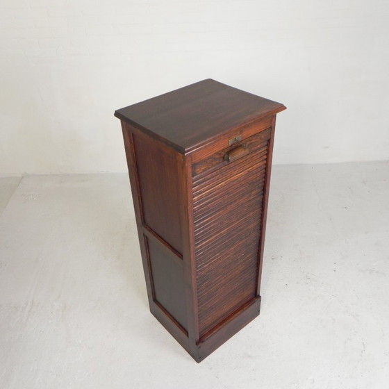 Image 1 of Armadio in rovere con serranda avvolgibile, 1 anta, altezza 123 cm, anni '30