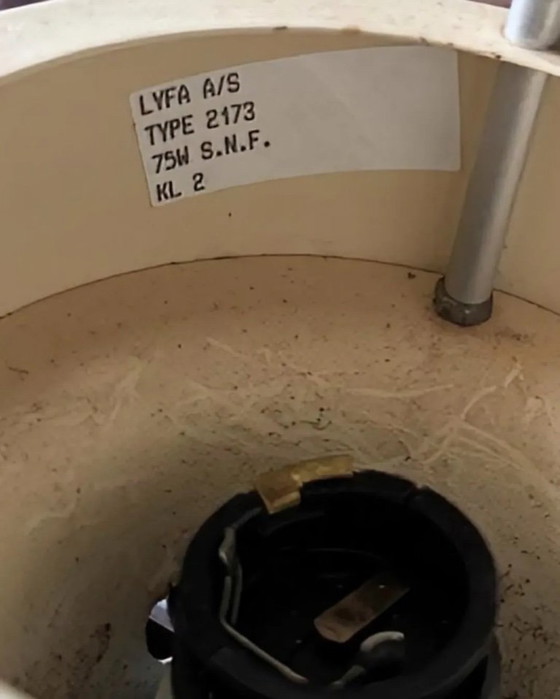 Image 1 of Lampada da tavolo vintage Lyfa color rosa salmone, design danese