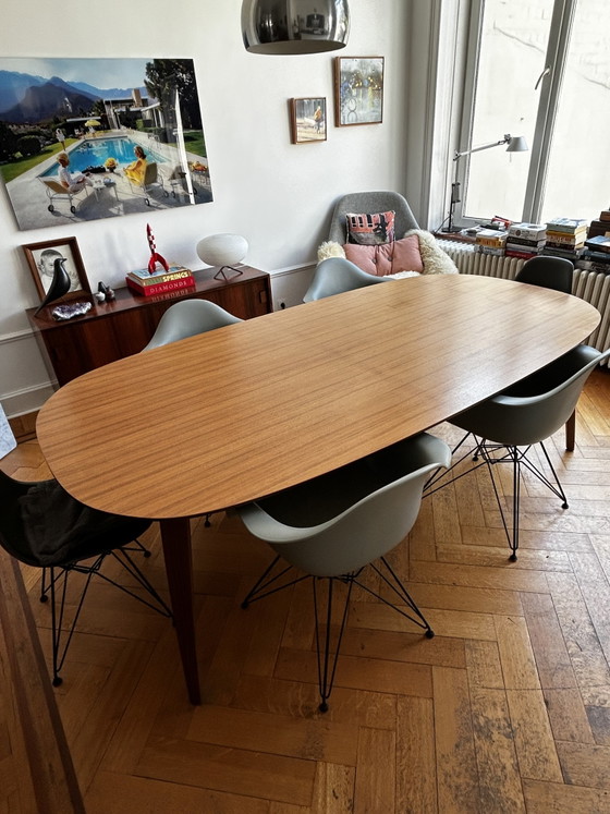 Image 1 of Tavolo da pranzo Gubi - Ovale - Colore noce - Stile danese