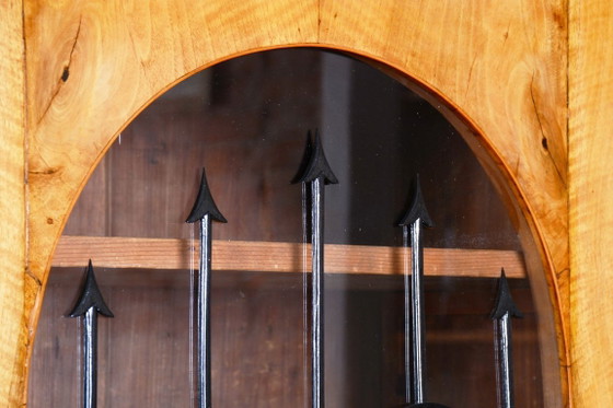 Restored Biedermeier Display Cabinet, Walnut, Glass, 1820s, Austria – Iron (photo 11 of 19)