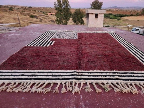 Image 1 of Magnifique Tapis artisanal en laine fait main 250cmx300cm 