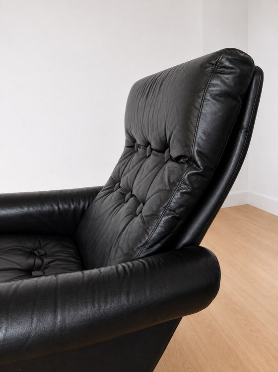 Fauteuil pivotant vintage danois en cuir noir, milieu du siècle, années 1970 – Leather (photo 11 of 13)