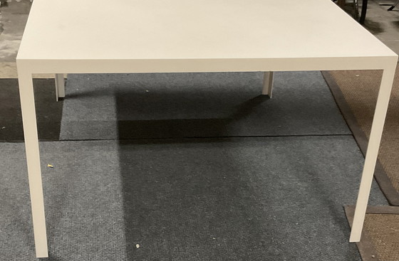 Image 1 of Metaform K1 dining table