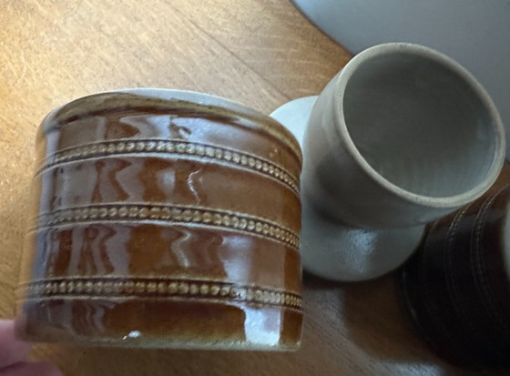 Image 1 of Mantequillera con depósito de agua + 3 macetas de gres marrón vidriado de Berry