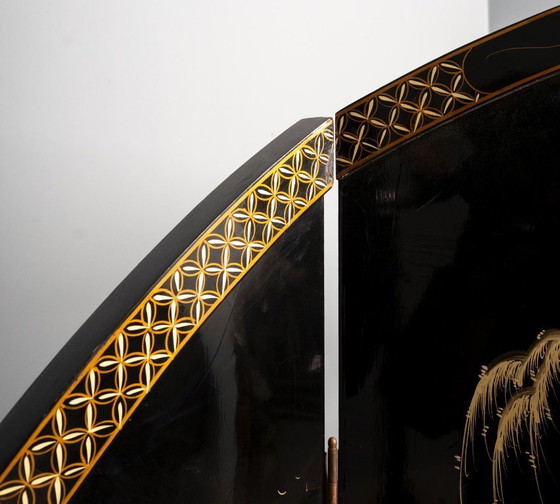 Image 1 of Paravento pieghevole cinese in lacca nera e madreperla, metà del XX secolo