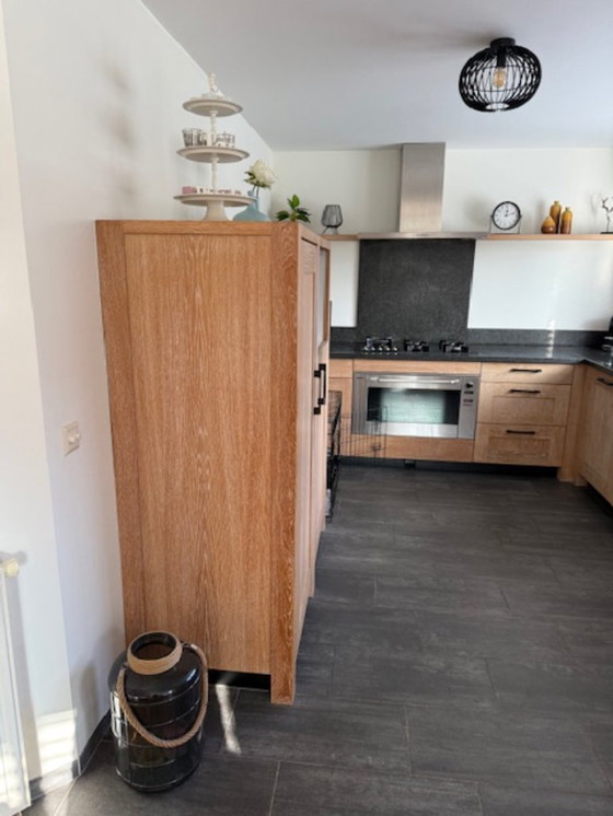 Image 1 of Luxury kitchen solid French oak & granite Paul van de Kooi