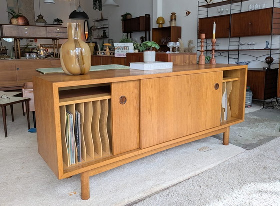 Image 1 of Buffet danois vintage unique pour vinyles