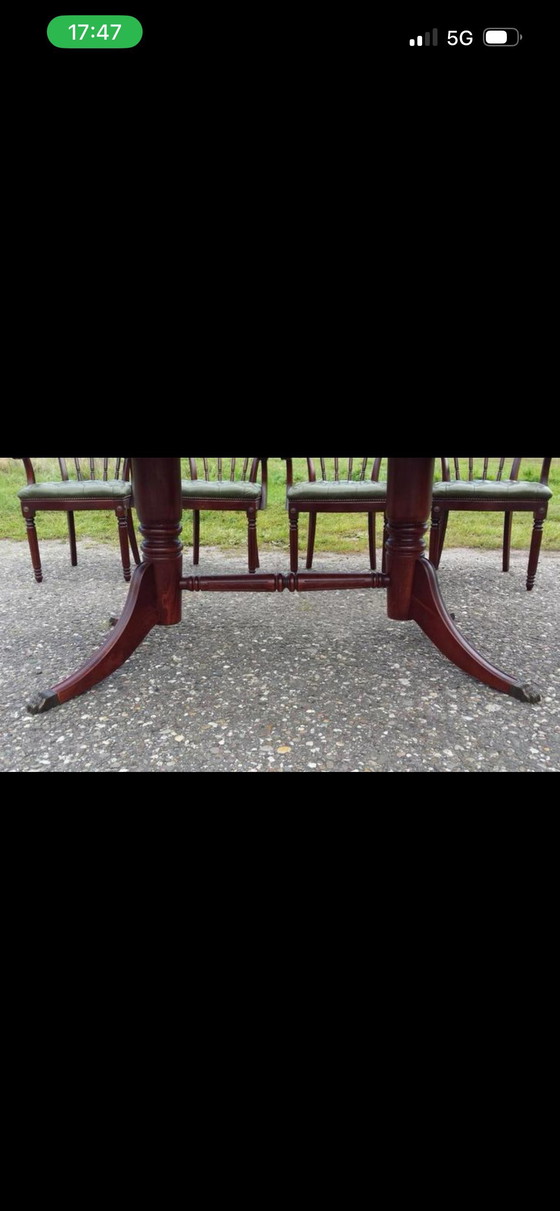 Image 1 of Heldense mahony eetkamer tafel 