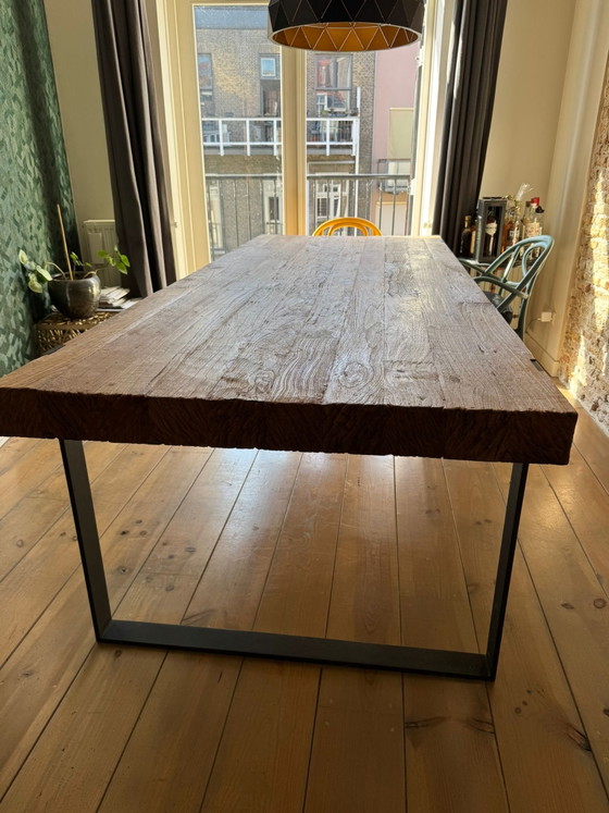 Image 1 of Table à manger robuste