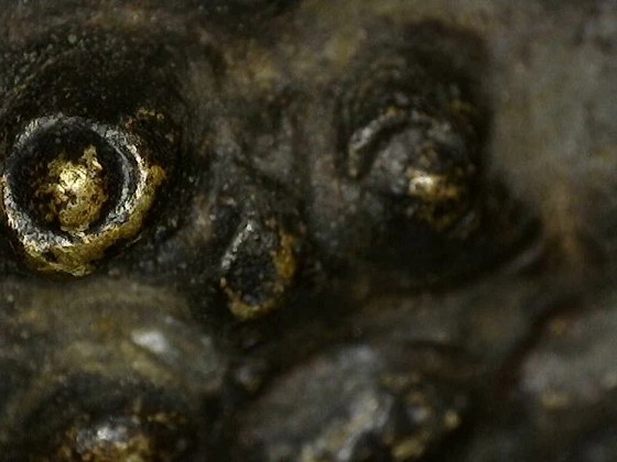Antigua cabeza de Buda de bronce de la región del Himalaya – Esculturas, Bronze (photo 14 of 17)
