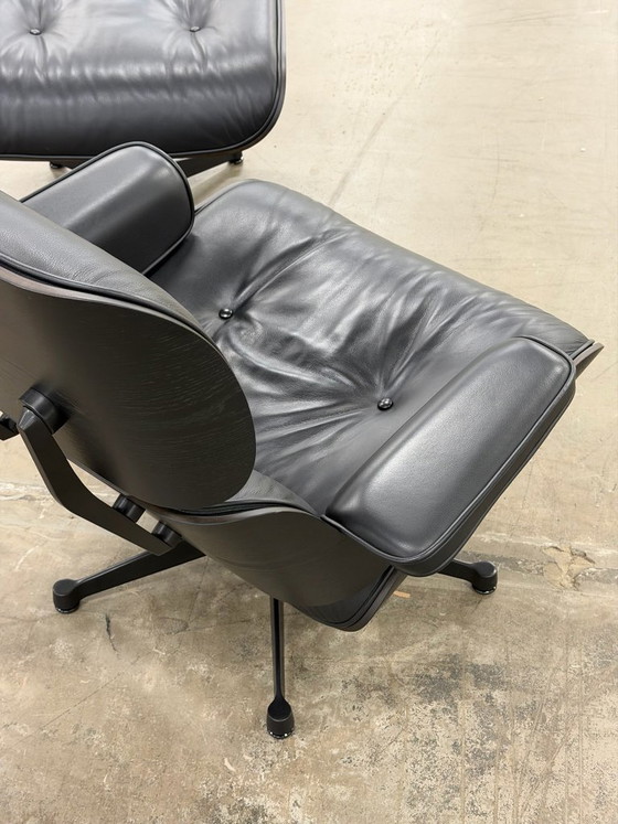 Image 1 of Fauteuil lounge Vitra Eames | Repose-pieds | Noir intégral |