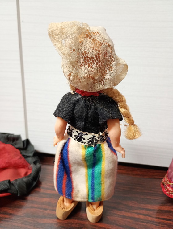 Image 1 of Bambole europee degli anni '70