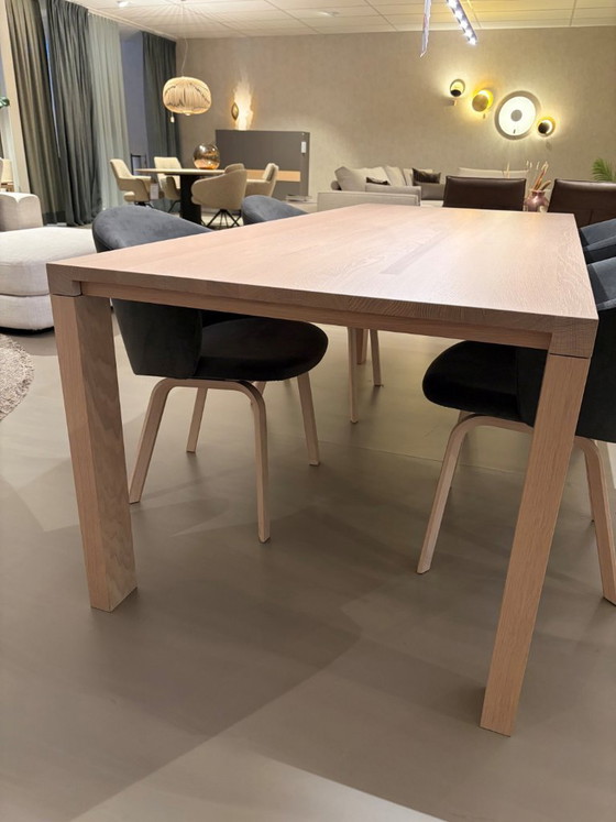 Image 1 of Arco Essenza dining table