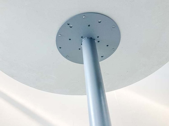 Image 1 of Nn Tisch in der Kantine